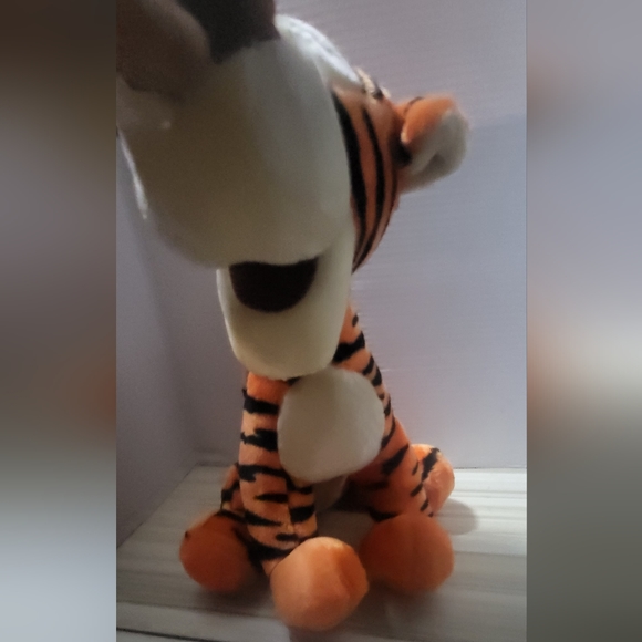 Vintage 14" TIGGER PLUSH Walt Disney Theme Park Winnie the Pooh Disneyland - Picture 5 of 9